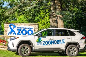 Roger Williams Zoo sign and Zoomobile car