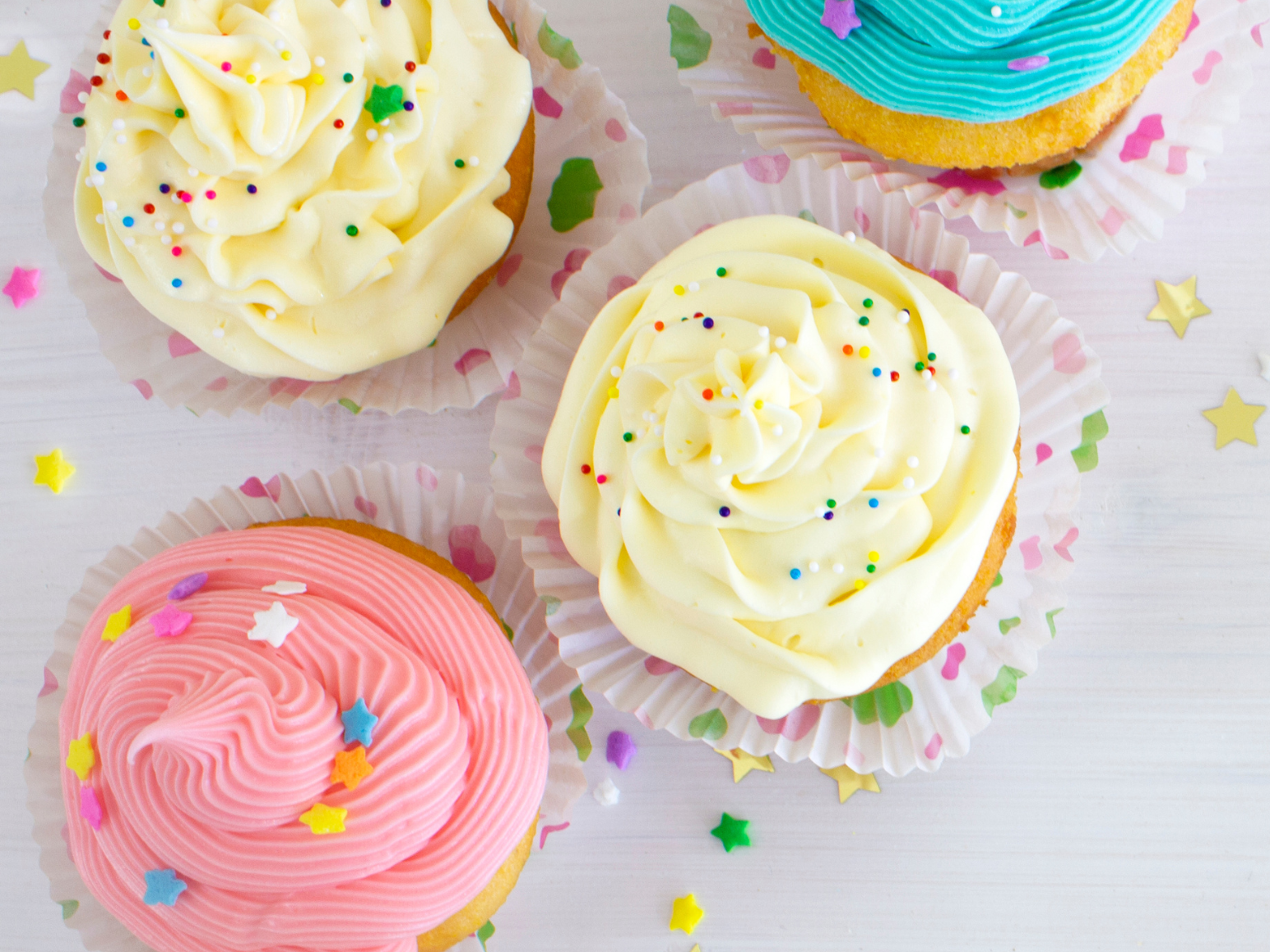 Teen Cupcake Decorating, colorful frosted cupcakes